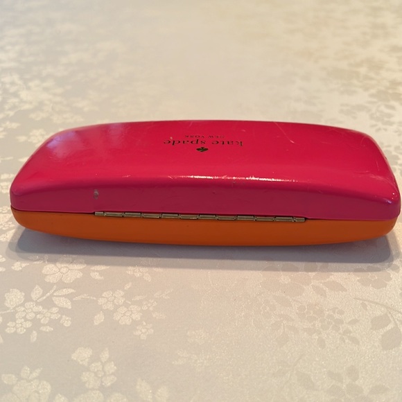 Kate Spade eyeglass case with cleaning cloth - Picture 5 of 6
